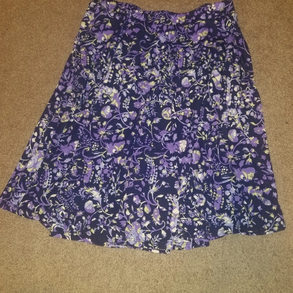 LuLaRoe Dresses & Skirts - LuLaRoe skirt. XL. Purple floral.